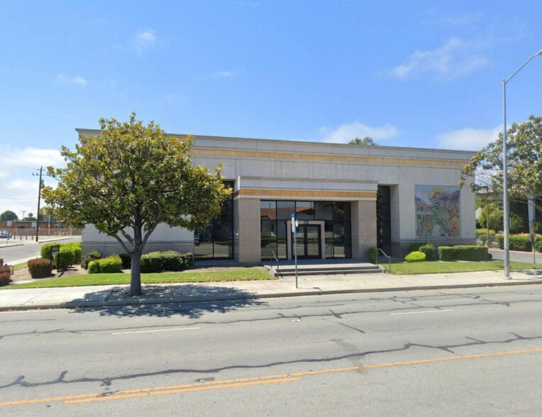 More Photos Of 584 S Main St, Salinas Bank For Sale
