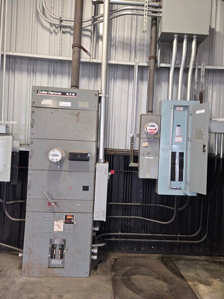 More Photos Of 141 Helman Ln, Cotati Warehouse For Lease