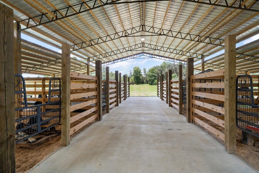 More Photos Of 7650 N Whippoorwill Ter, Hernando Horse Stables For Sale