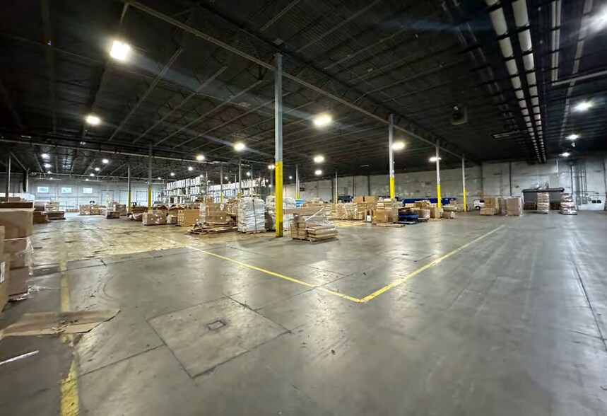 More Photos Of 4000-4024 Precision Dr, Cincinnati Manufacturing For Sale