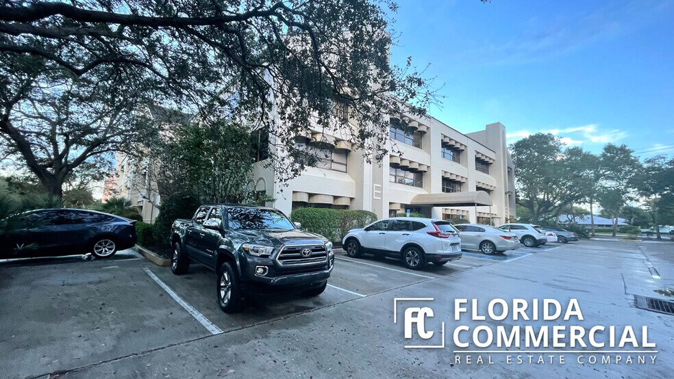 More Photos Of 900 SE Ocean Blvd, Stuart Medical For Lease