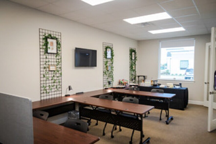More Photos Of 3129 Kingsley Dr, Pearland Coworking Space