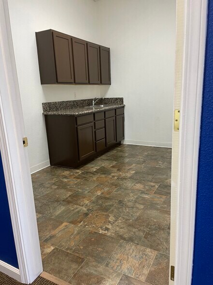 More Photos Of 1150 Selmi Dr, Reno Office For Lease