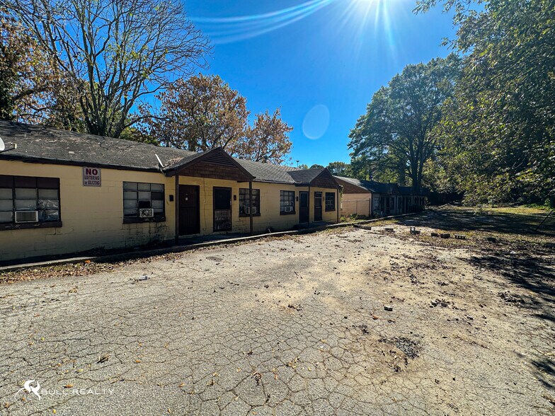 More Photos Of 566 SW University Ave, Atlanta Apartments For Sale