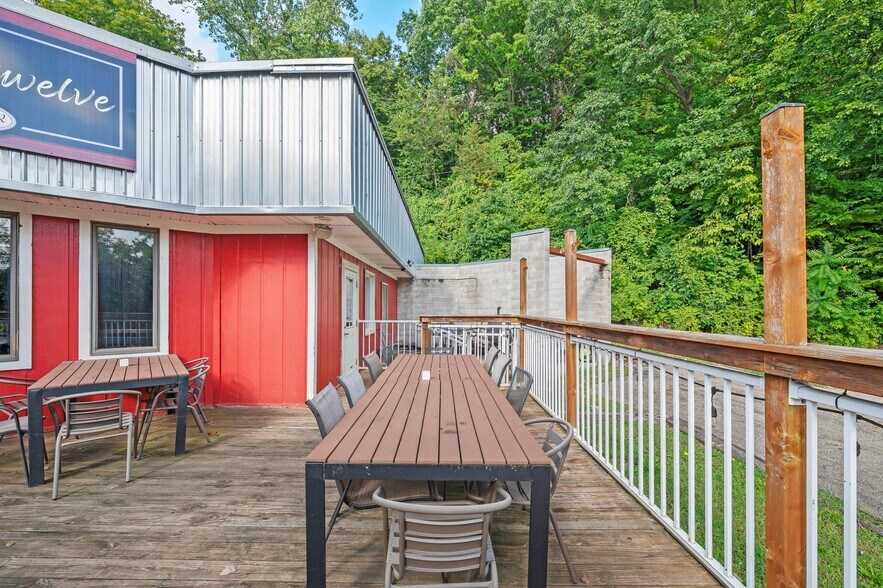 More Photos Of 15212 N Red Bud Trl, Buchanan General Retail For Sale