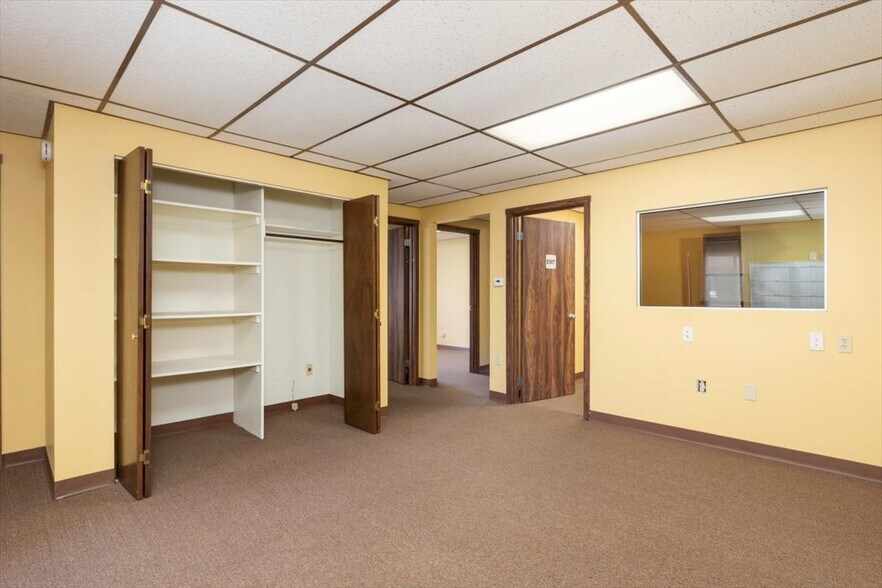 More Photos Of 932 French Rd, Cheektowaga Office For Sale