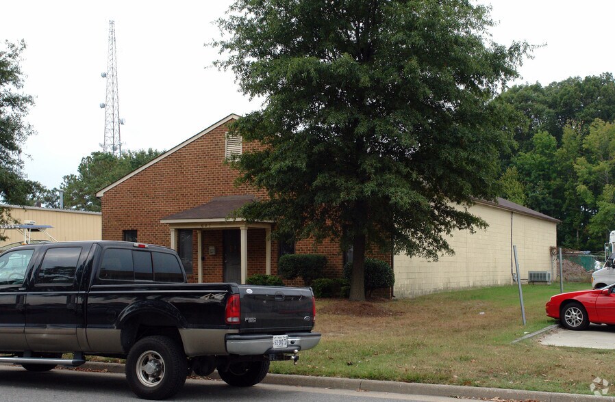 More Photos Of 607 Copeland Dr, Hampton Light Distribution For Lease