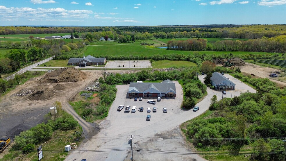 More Photos Of 250 S County Trl, Exeter Freestanding For Sale