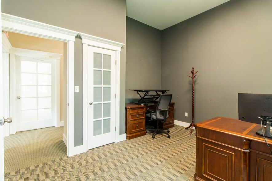 More Photos Of 698 Main St, Branford Office For Sale
