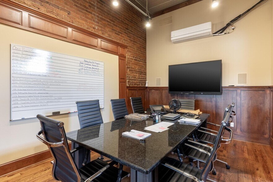 More Photos Of 2401 Broad Street, Chattanooga Office For Sale