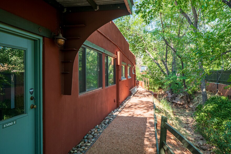 More Photos Of 110 Oak Creek Blvd, Sedona Specialty For Sale