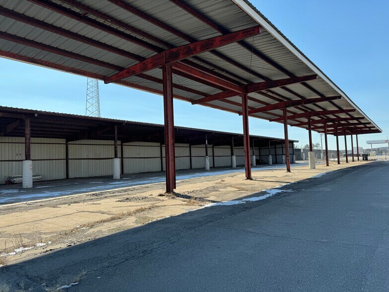 More Photos Of 809 S 62nd Ave, Wausau Distribution For Lease