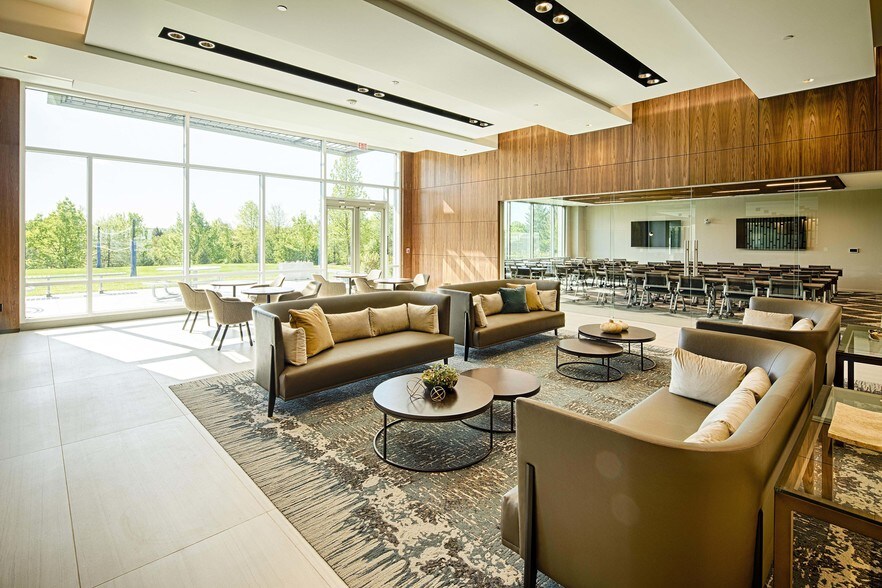 More Photos Of 2245 Monroe St, Herndon Office For Lease