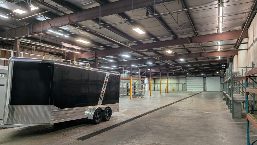 More Photos Of 2713 Hemstock St, La Crosse Warehouse For Lease