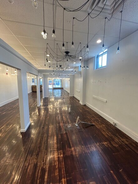 More Photos Of 785-795 Main St, Manchester Storefront Retail Residential For Lease