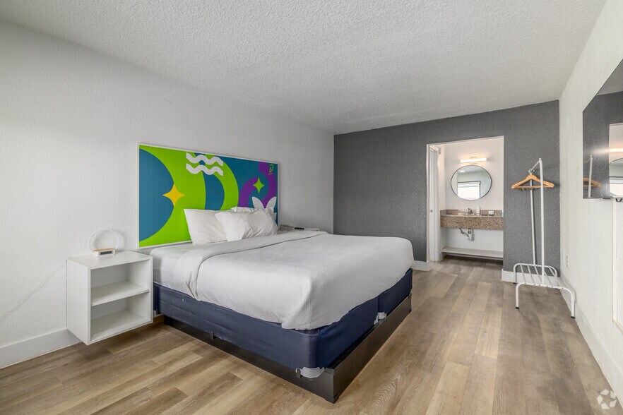 More Photos Of 1153 Airport Rd, Jacksonville Hotel For Sale