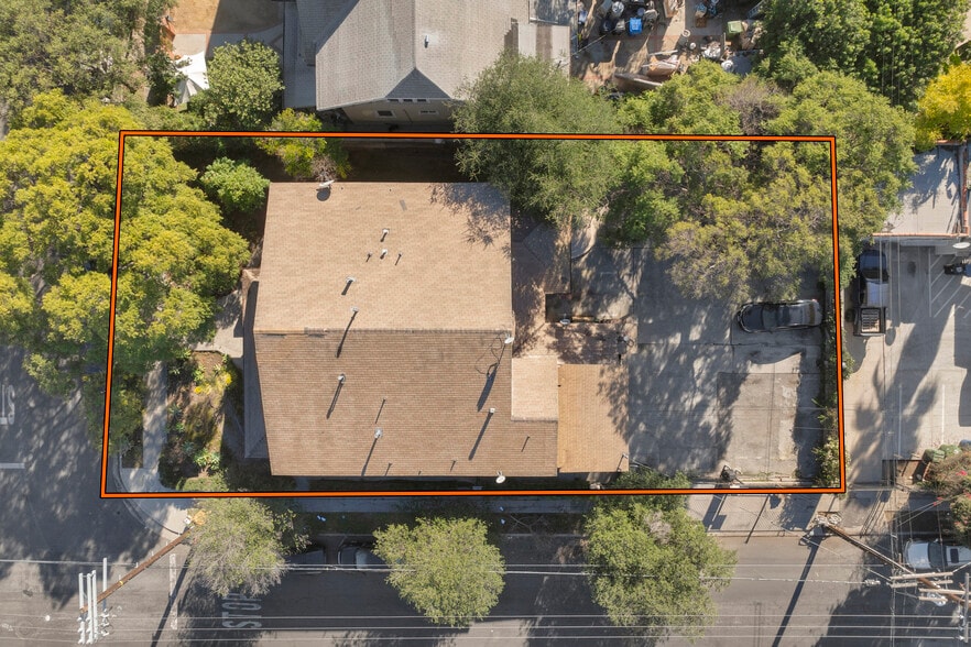 More Photos Of 2703 Raymond Ave, Los Angeles Apartments For Sale