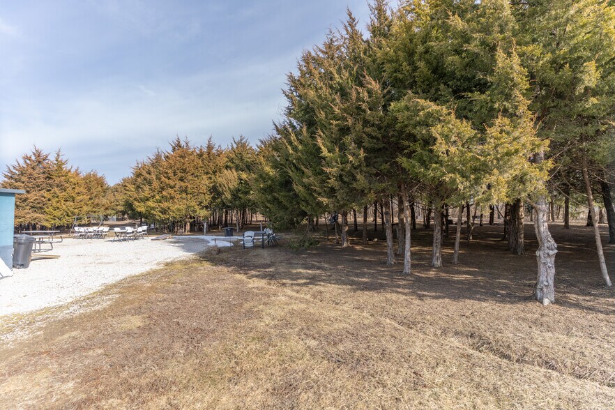 More Photos Of 43937 Highway 36, Monroe City General Retail For Sale