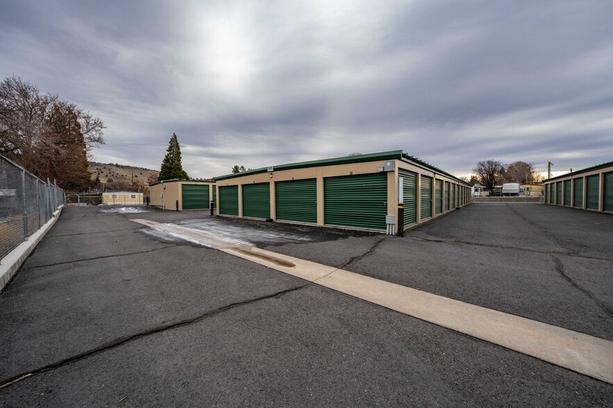 More Photos Of 4851 Highway 97 N, Klamath Falls Self Storage For Sale