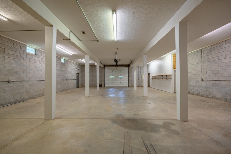 More Photos Of 3249 Coral Rd, Malvern Office For Sale