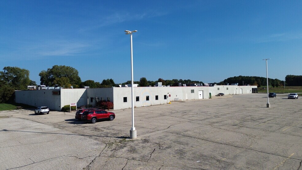 More Photos Of 3701 Decorah Rd, West Bend Warehouse For Lease