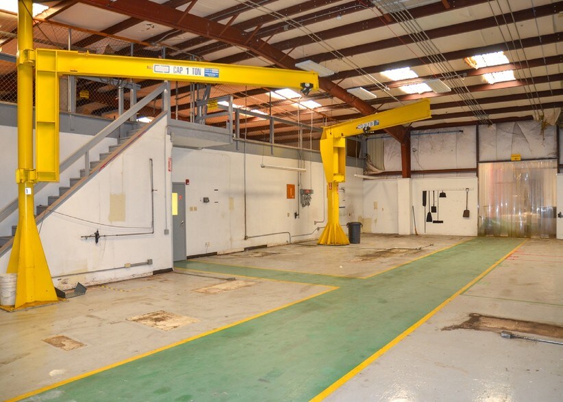 More Photos Of 227 N 8th St, La Porte Warehouse For Lease