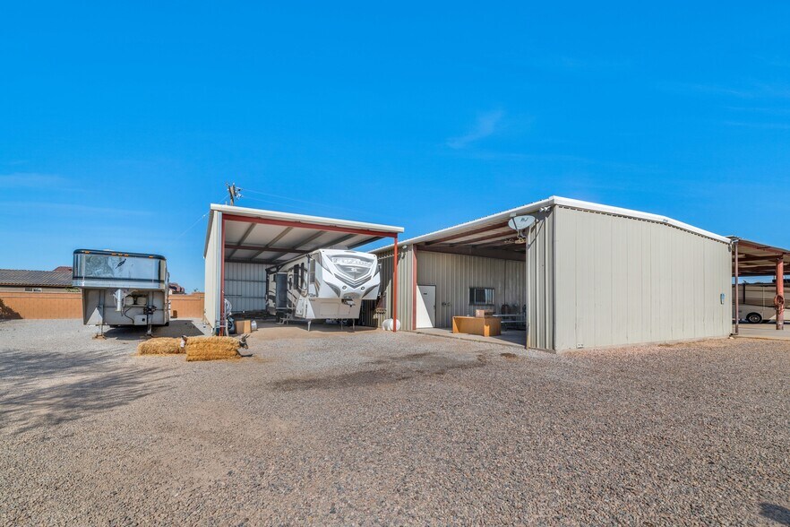 More Photos Of 18107 W Dunlap Rd, Goodyear Contractor Storage Yard For Sale