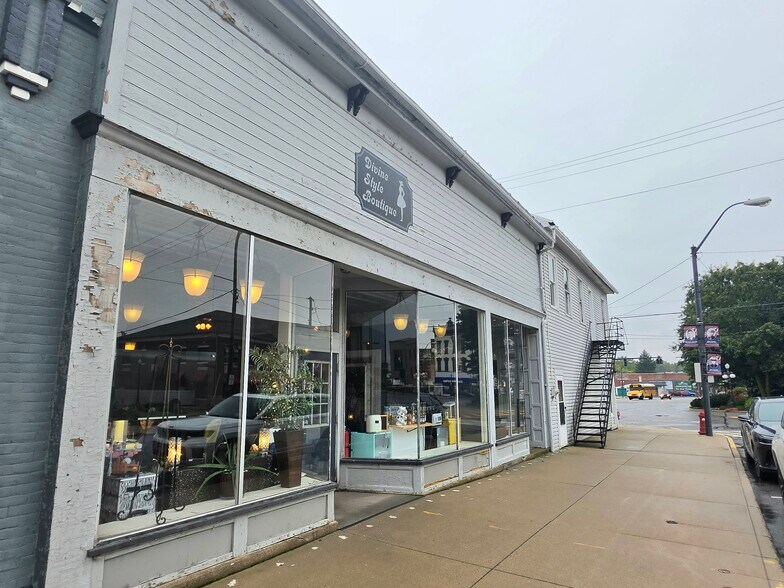 More Photos Of 105 E Mansfield St, Bucyrus General Retail For Sale