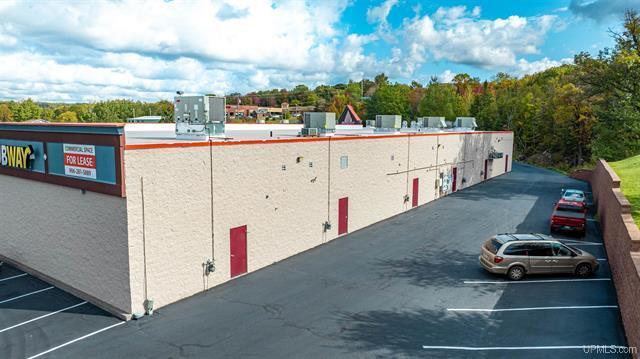 More Photos Of 901 Razorback Dr, Houghton Storefront For Sale