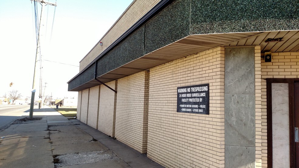 More Photos Of 17910 Van Dyke St, Detroit Manufacturing For Sale