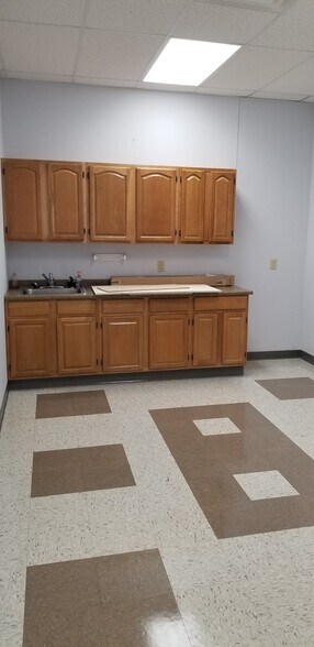 More Photos Of 2435 Nooseneck Hill Rd, Coventry Storefront Retail Office For Lease