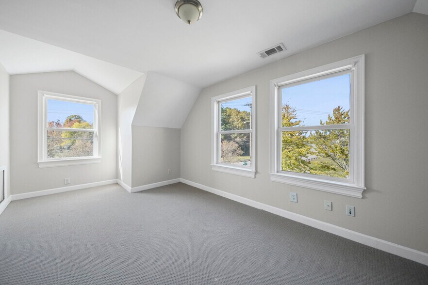 More Photos Of 315 Sutherland Ave, Monroe Loft Creative Space For Sale