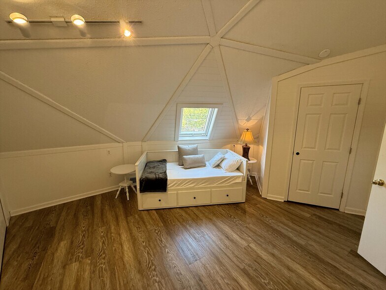 More Photos Of 538 S Center St, Collierville Office For Sale