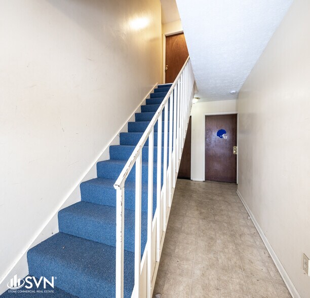 More Photos Of 150 N Northland Dr, Lexington Apartments For Sale
