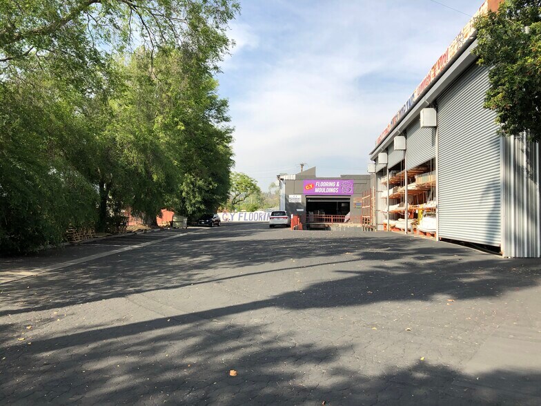 More Photos Of 18409 E Valley Blvd, City Of Industry Warehouse For Lease
