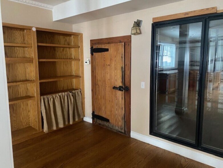 More Photos Of 923 Roosevelt Trl, Naples Restaurant For Lease