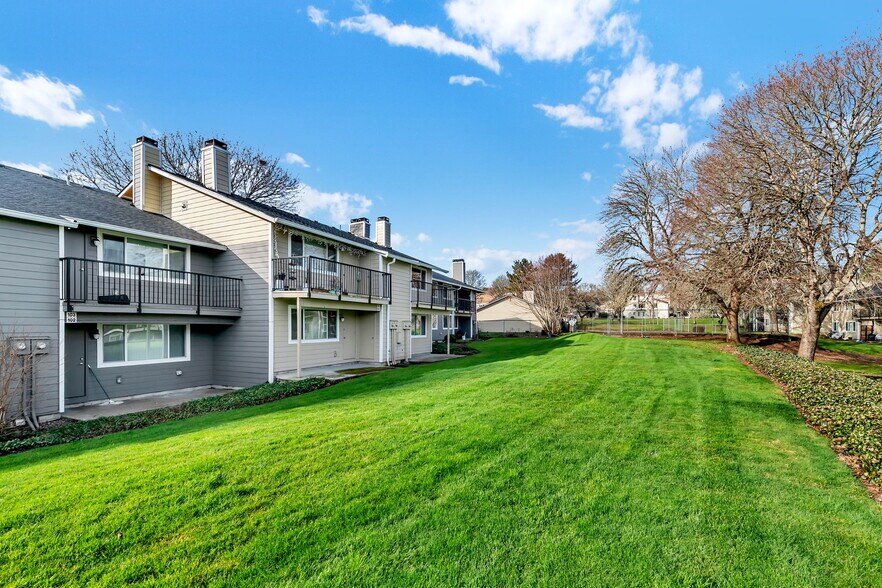 More Photos Of 10200 SW Conestoga Dr, Beaverton Multifamily For Sale