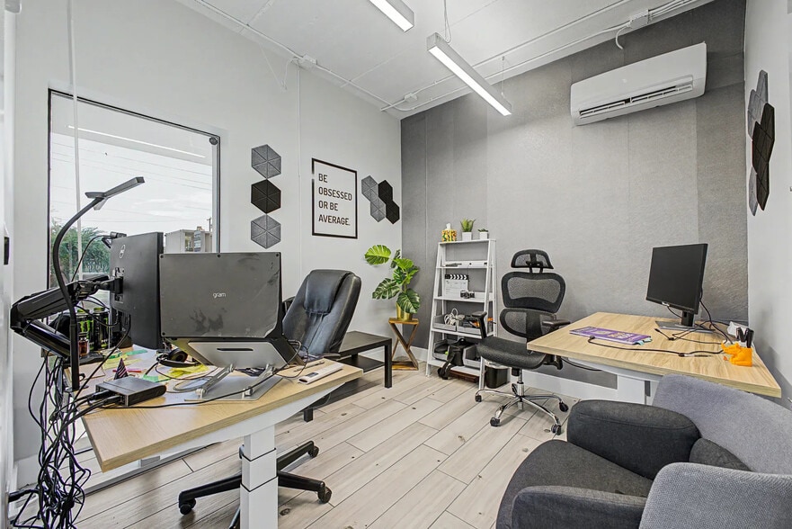 More Photos Of 2800 N 24th St, Phoenix Office For Lease