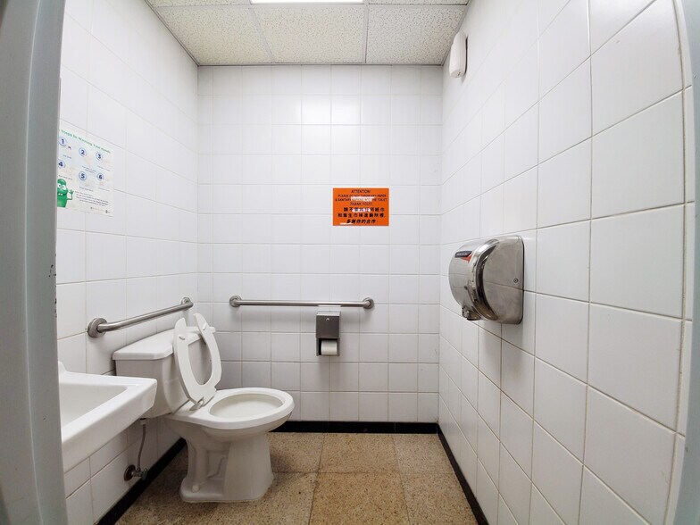 More Photos Of 128-138 Mott St, New York Medical For Lease