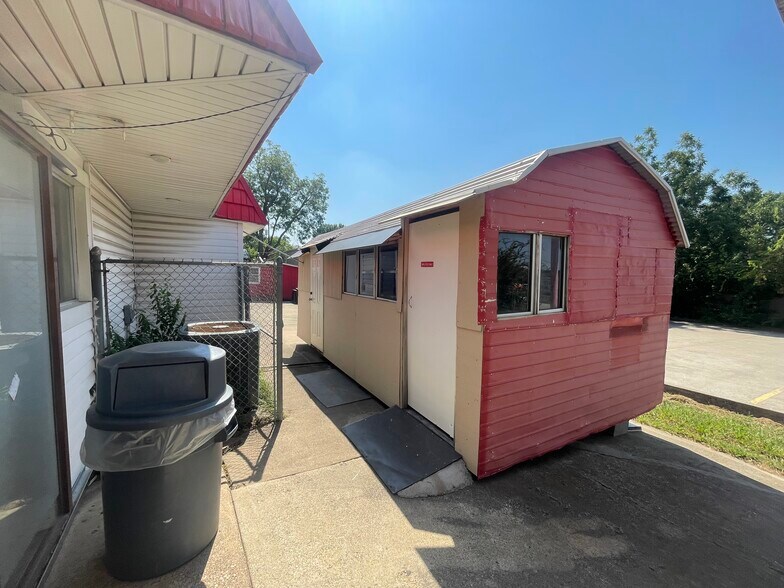 More Photos Of , McKinney General Retail For Sale