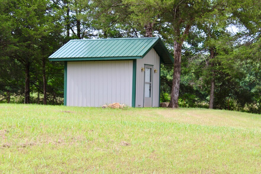 More Photos Of 29668 Farm Road 1268, Golden Land For Sale