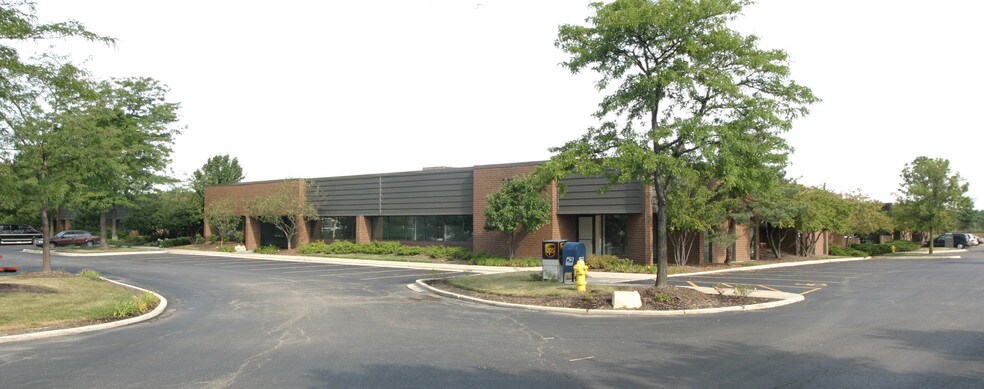 More Photos Of 2600 Warrenville Rd, Downers Grove Office For Lease