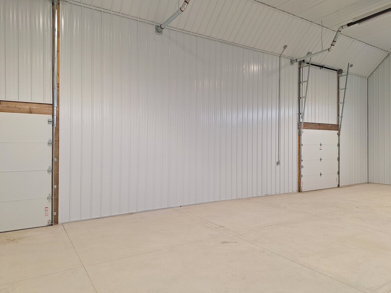 More Photos Of 477 South Blvd. East Blvd, Pontiac Distribution For Lease