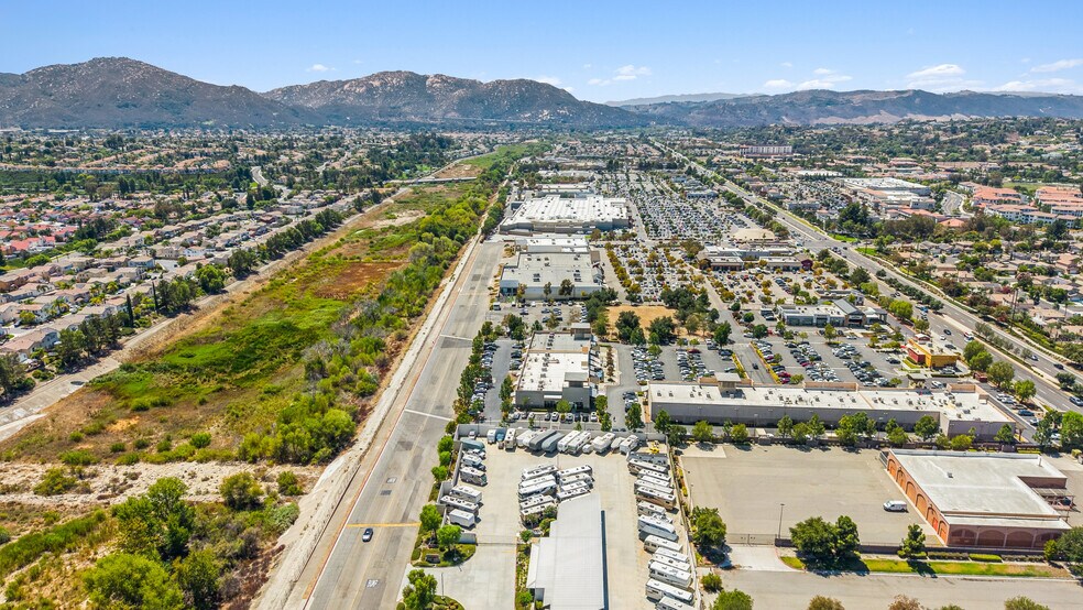 More Photos Of 32475 Temecula Pky, Temecula Freestanding For Sale