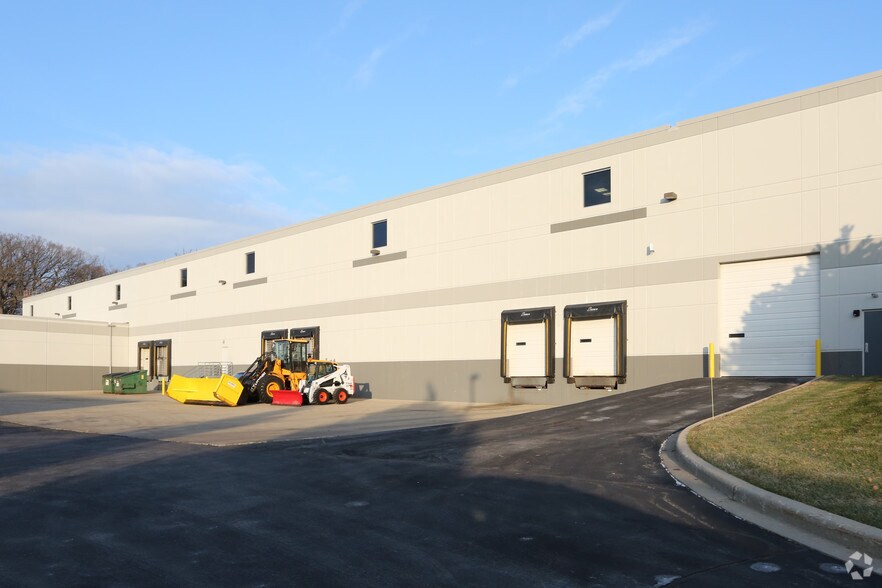 More Photos Of 10790 Green Bay Rd, Pleasant Prairie Warehouse For Sale