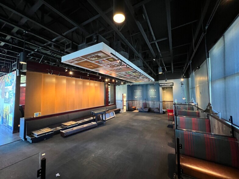 More Photos Of 1762 Galleria Blvd, Franklin Restaurant For Lease