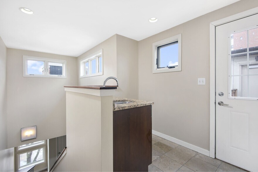 More Photos Of 479-483 N Harlem Ave, Oak Park Apartments For Lease
