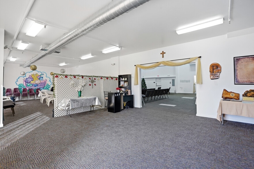 More Photos Of 203-205 W Central Ave, Lompoc Loft Creative Space For Sale