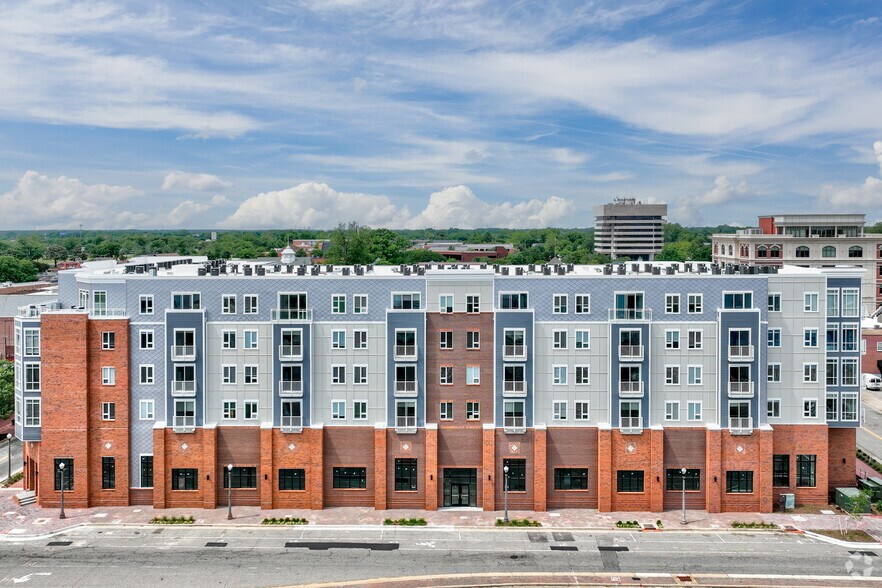 More Photos Of 27 S King St, Hampton Apartments For Lease