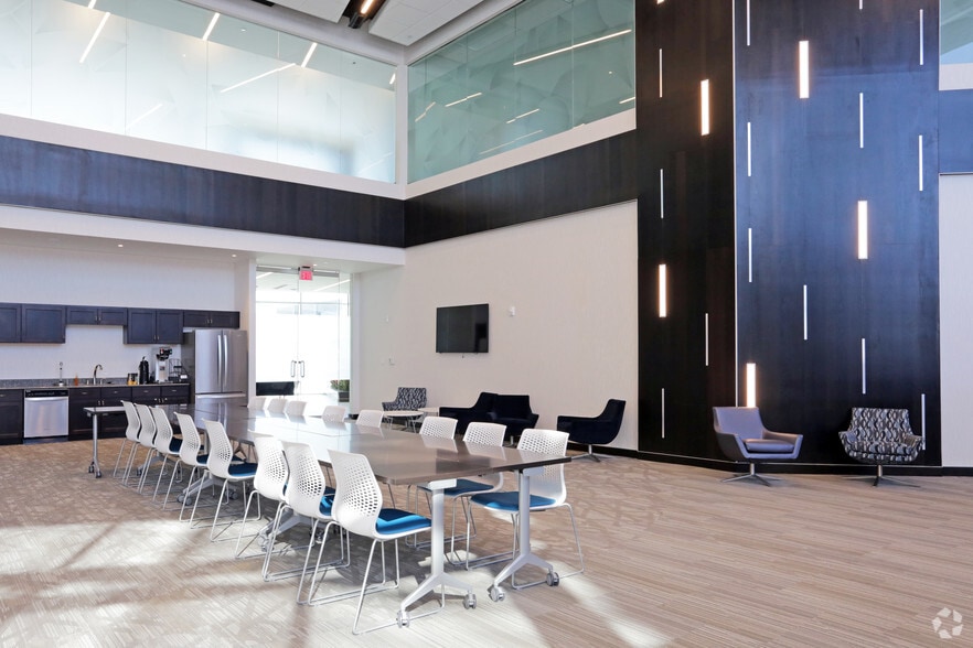 More Photos Of 1080 Jordan Creek Pky, West Des Moines Office For Lease